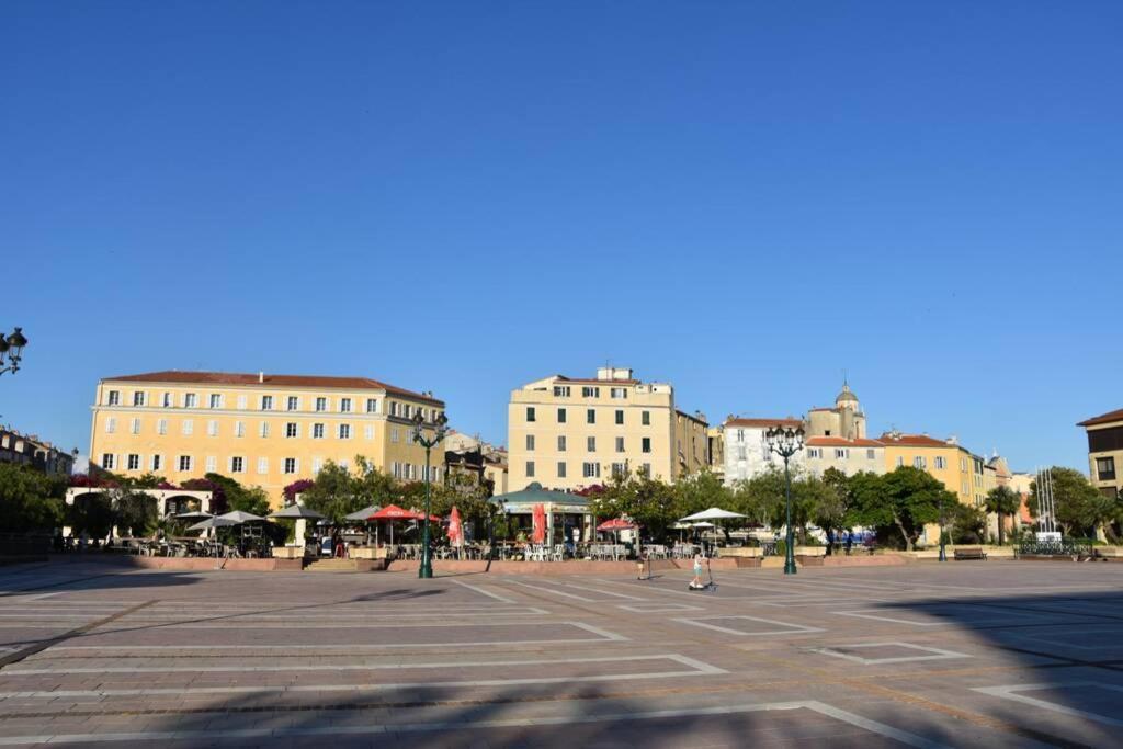 Superbe appartement en plein coeur d'Ajaccio Ajaccio  Extérieur photo